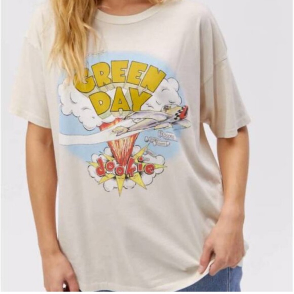 Daydreamer Green Day Graphic Tee